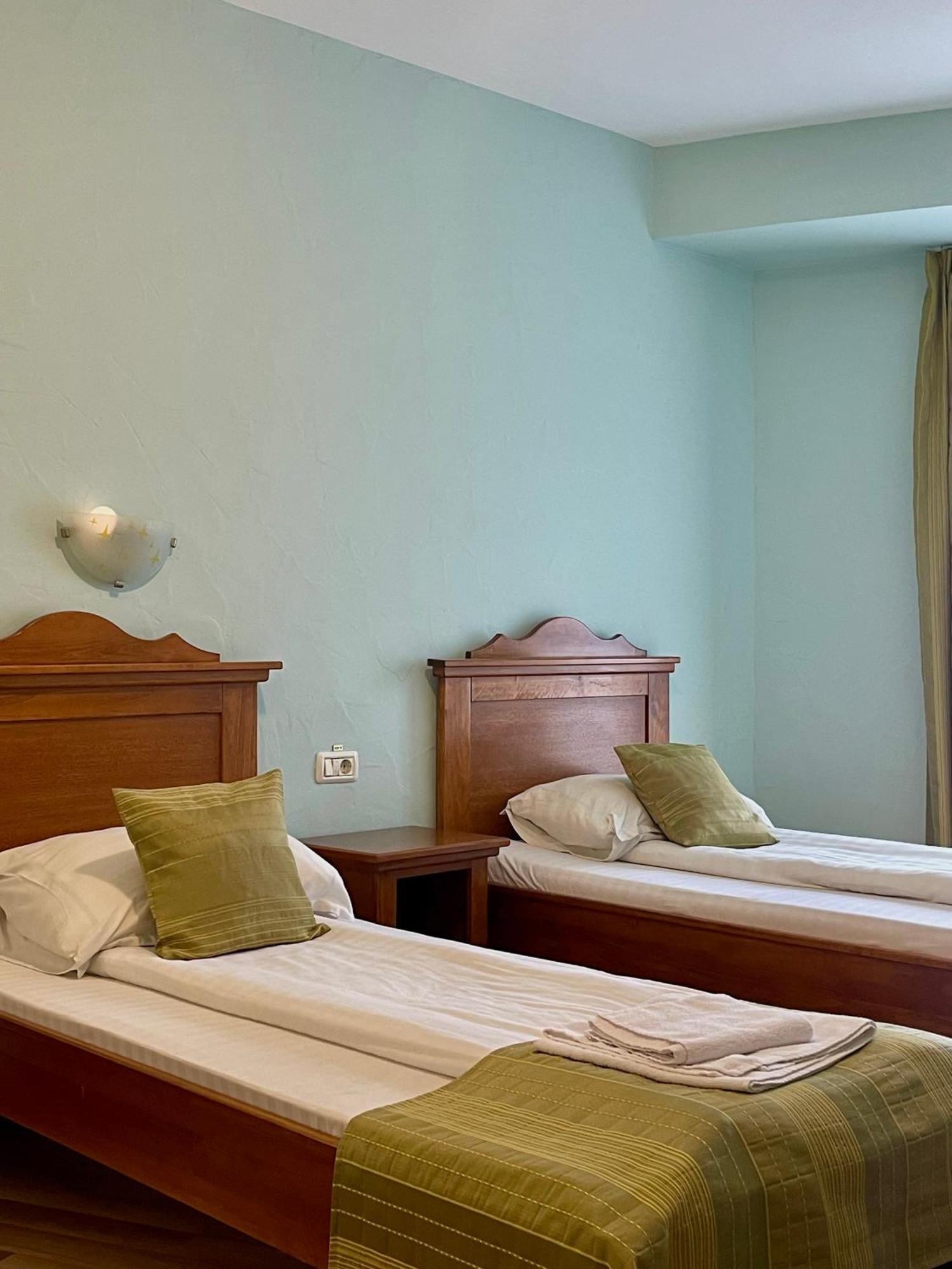 Hotel Lucy Star Cluj-Napoca Exteriör bild